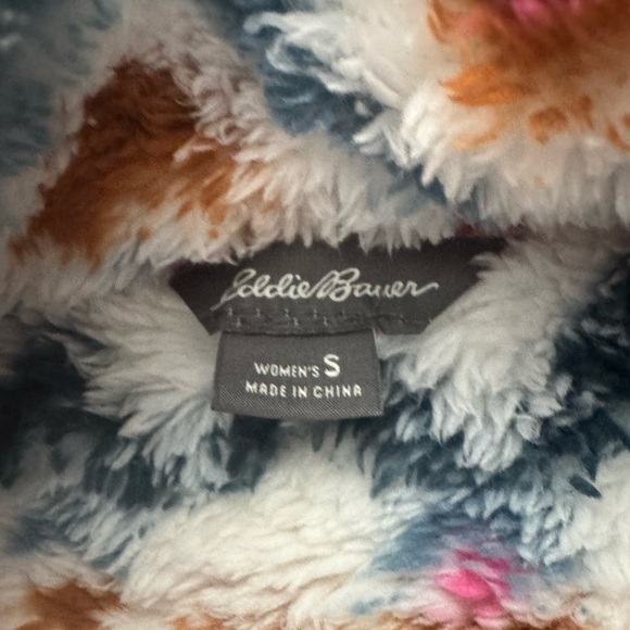 #19 EDDIE BAUER Aztec Print Boho Zipper
NWT Soft Warm Size S. High Neck. - Picture 6 of 13